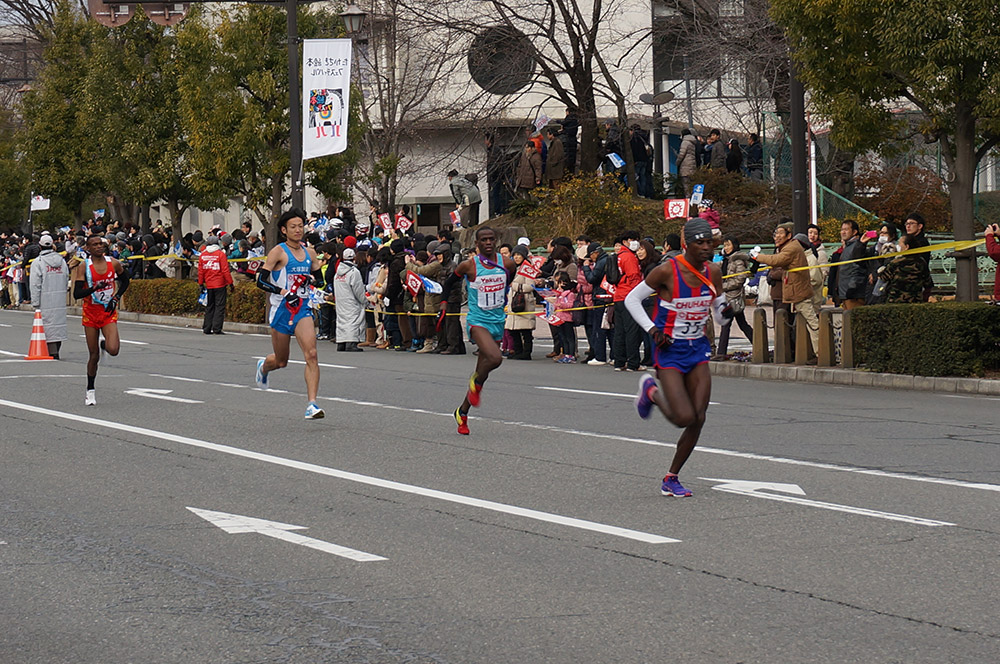 Kenyans dominating in a popular road-relay race event, known as the Ekiden
