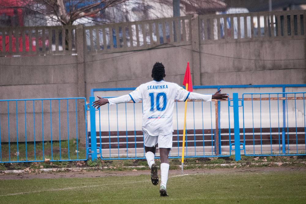 Oyeniyi, a 20-year old Nigerian forward celebrates the goal he has just scored during a fourth division home game. Cracow area, Spring 2016. (Photo Paweł Banaś)